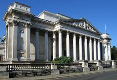 Front view of the Fitzwilliam Museum