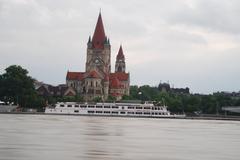 Kaiser-Jubiläums-Kirche during 2013 Danube flood