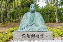 Statue of Takeno Joo at Sakai City Museum