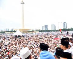 President Joko Widodo addressing the crowd during Aksi 2 Desember