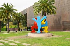 De Young Museum with Keith Haring's Three Dancing Figures