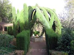 Jardines de Laribal sculpture fountain