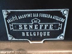 Plaque de constructeur des Forges et Atelier de Seneffe sur un wagon couvert.