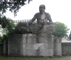 Sculpture Franken by Balthasar Schmitt on Luitpoldbrücke, Munich