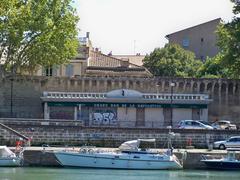 Bar along the ramparts of Avignon