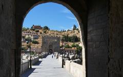 View of San Martín Bridge in Toledo from beneath the north tower