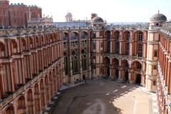 Saint-Germain-en-Laye Castle courtyard from the roof