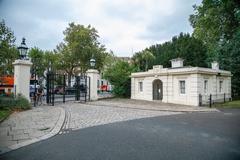 Lodge in Front of Imperial War Museum