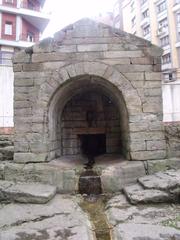 Front view of Foncalada fountain