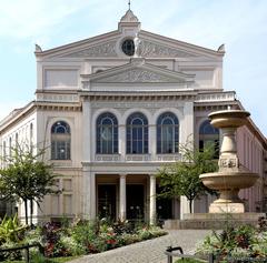 Gärtnerplatztheater with fountain in the foreground