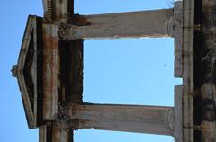 Arch of Hadrian upper level with Corinthian columns and Ionic architrave