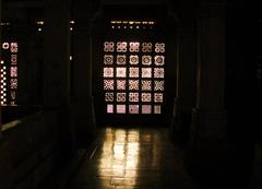 interior of Rosa Mosque with its arches and intricate designs