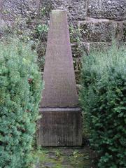 An obelisk at Maulbronn Monastery cemetery with an inscription for Caroline Schelling