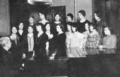 Eleanor Sophia Smith leading a singing class at Hull House in 1929