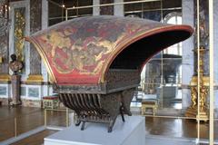 Howdah Phra Thinang Prapatthong carriage on elephant's back at Palace of Versailles