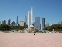 Buckingham Fountain and Chicago skyline in August