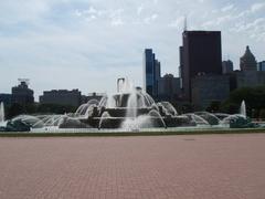 Buckingham Fountain in daylight