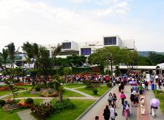 Taipei Fine Arts Museum and Taipei Art Park from overpass