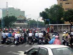 Traffic jam at Little South Gate in Taipei City on 2007 Taipei Car Free Day