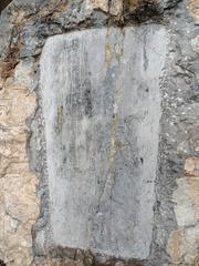 Introduction plaque of Yinding Bridge with stone sculpture