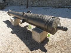 Cannon l'Inconnu in front of the porte Marine of the fort-Royal on Sainte-Marguerite island