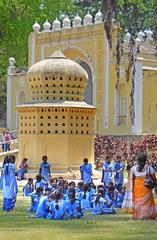 Schoolgirls at the entrance of Tipu Sultan's summer palace in Srirangapatnam, India