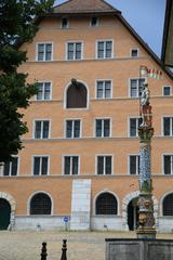 Mauritius-Brunnen in front of the Alte Zeughaus in Solothurn