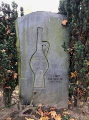 Grave of Heinz Ritzerfeld at Hetjens-Museum