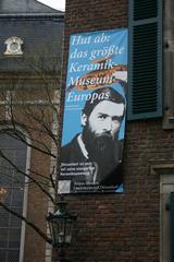 Advertisement of Hetjens-Museum in Düsseldorf showcasing Europe's greatest ceramic collection