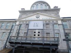 Marché Bonsecours in Montréal viewed from rue de la Commune