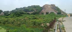 Bhadrakali Cheruvu in Warangal on a clear day