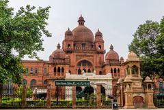 Front view of Lahore Museum