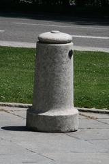 Bollard on Paseo del Prado near Apollo Fountain