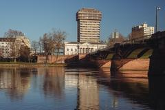 View of Alte Stadtbibliothek and high-rise building from Ignatz-Bubis-Bridge