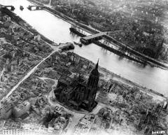 Aerial view of Frankfurt showing the heavily bombed Altstadt, Cathedral, Fischerfeldviertel, and Sachsenhausen in 1944