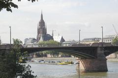 Ignatz-Bubis-Brücke and Frankfurt Cathedral