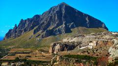 Custonaci Falesie Parco Cerriolo cliffs