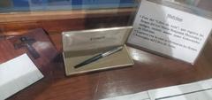 Parker pen used by General Mario Benjamín Menéndez