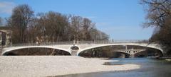 Kabelsteg in Munich with Maximilians Bridge in the background