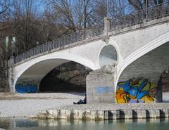 Kabelsteg bridge over Kleine Isar in Munich