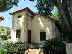 Casita de los Cipreses in Jardín Botánico La Concepción