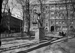 Uudenmaankatu 1, 3, 5 with Kolmipuisto and Diana statue