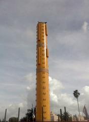 close-up view of Falcon's Fury tower under construction