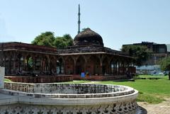 Nadan Mahal Tomb