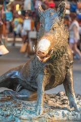 Il Porcellino bronze boar statue