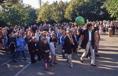 Tag der Einschulung am 17. September 2002 im Schulgarten der Volksschule an der Grandlstrasse in München