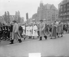 Celebration of the 5th anniversary of the Klaarovers in Amsterdam, 1952