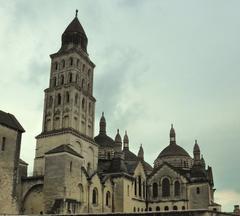 Cathédrale Saint-Front exterior view