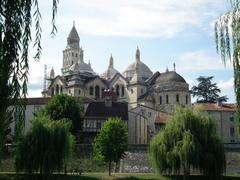 Saint-Front Cathedral viewed from the banks of the Isle