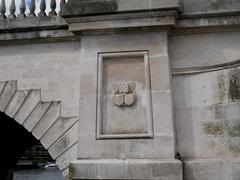 Detail on the south face of Kingston Bridge